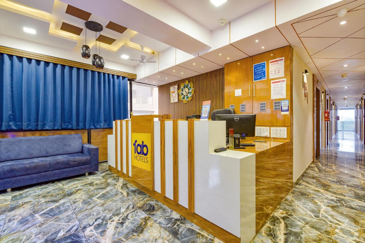 Fabhotel New York Batwa Bagian luar foto